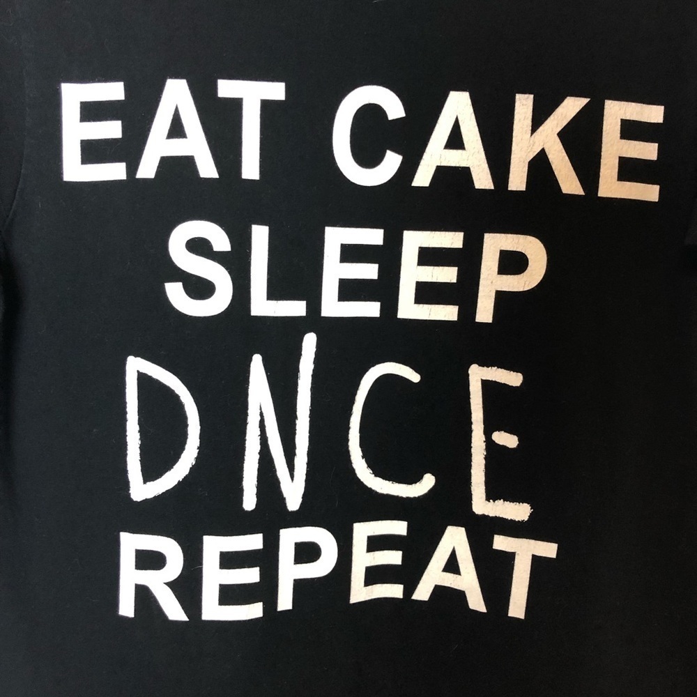 👚 Graphics Tee S - Picture 2 of 3